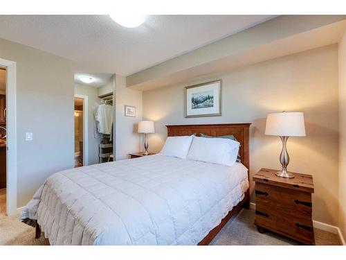 2307-402 Kincora Glen Road Nw, Calgary, AB - Indoor Photo Showing Bedroom