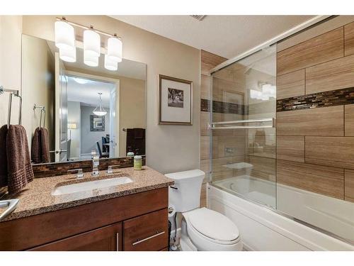 2307-402 Kincora Glen Road Nw, Calgary, AB - Indoor Photo Showing Bathroom