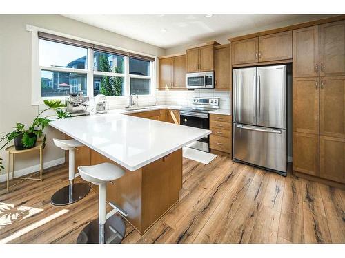 338 Evansglen Drive Nw, Calgary, AB - Indoor Photo Showing Kitchen With Stainless Steel Kitchen