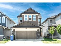 338 Evansglen Drive NW Calgary, AB T3P 0X7