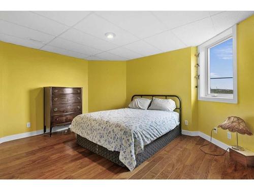 260159 Mountain Ridge Place, Rural Rocky View County, AB - Indoor Photo Showing Bedroom