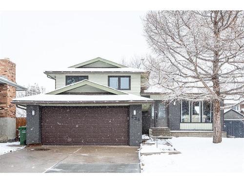 424 Flett Drive Ne, Airdrie, AB - Outdoor