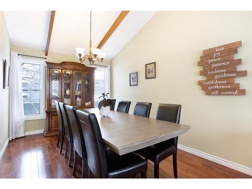 424 Flett Drive Ne, Airdrie, AB - Indoor Photo Showing Dining Room