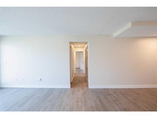 102-1810 16 Street Sw, Calgary, AB - Indoor Photo Showing Other Room