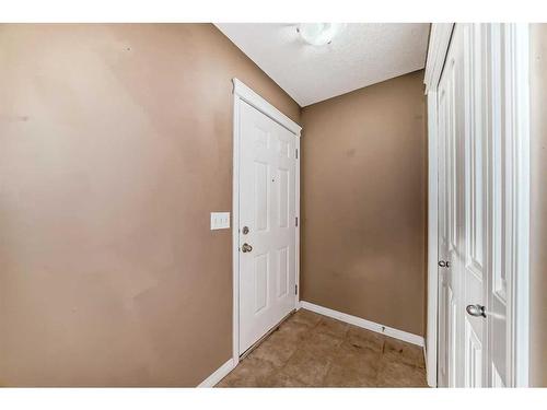 151 Prestwick Villas Se, Calgary, AB - Indoor Photo Showing Other Room