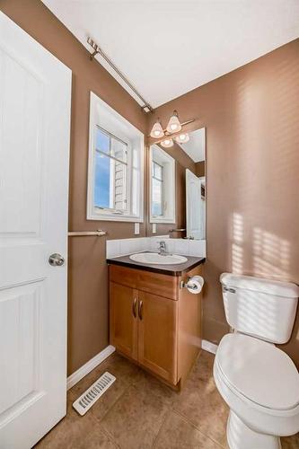 151 Prestwick Villas Se, Calgary, AB - Indoor Photo Showing Bathroom