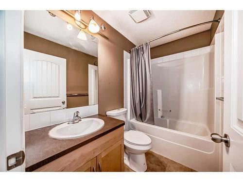 151 Prestwick Villas Se, Calgary, AB - Indoor Photo Showing Bathroom