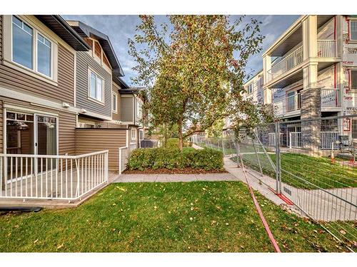 151 Prestwick Villas Se, Calgary, AB - Outdoor