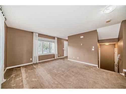 151 Prestwick Villas Se, Calgary, AB - Indoor Photo Showing Other Room