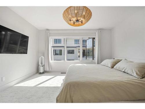 136 Crestridge Terrace Sw, Calgary, AB - Indoor Photo Showing Bedroom