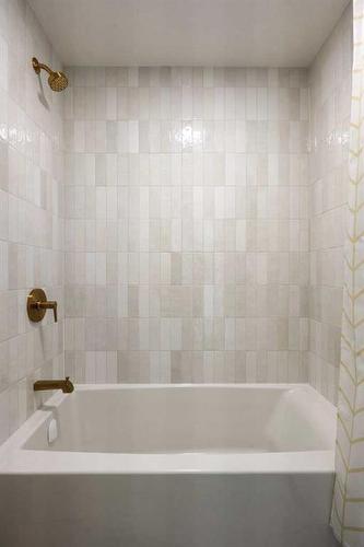 136 Crestridge Terrace Sw, Calgary, AB - Indoor Photo Showing Bathroom