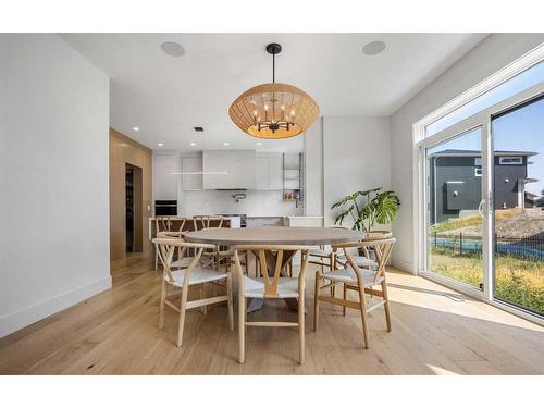 136 Crestridge Terrace Sw, Calgary, AB - Indoor Photo Showing Dining Room