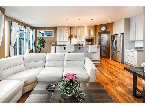 88 Walden Terrace Se, Calgary, AB - Indoor Photo Showing Living Room