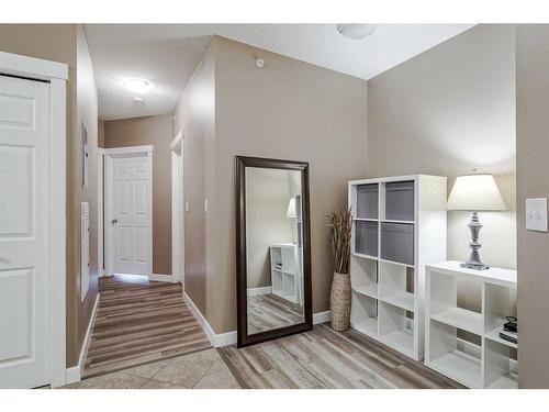 302-325 3 Street Se, Calgary, AB - Indoor Photo Showing Other Room