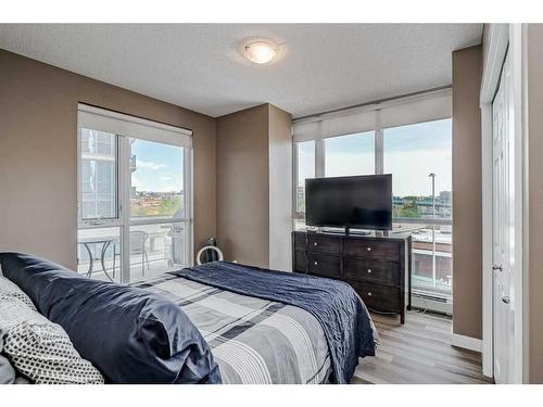 302-325 3 Street Se, Calgary, AB - Indoor Photo Showing Bedroom