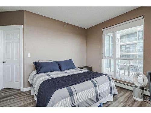 302-325 3 Street Se, Calgary, AB - Indoor Photo Showing Bedroom