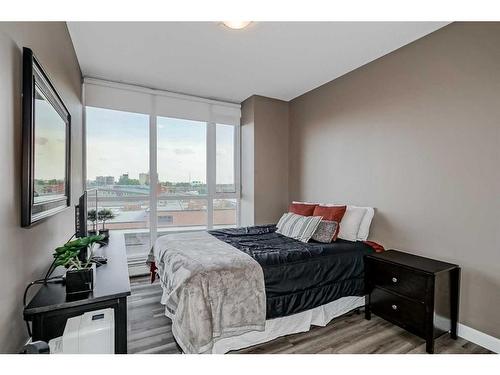 302-325 3 Street Se, Calgary, AB - Indoor Photo Showing Bedroom