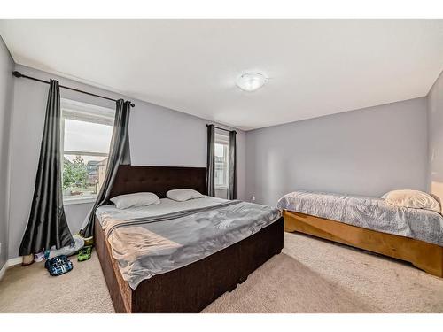 1031 Windhaven Close Sw, Airdrie, AB - Indoor Photo Showing Bedroom