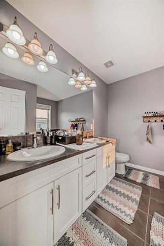 1031 Windhaven Close Sw, Airdrie, AB - Indoor Photo Showing Bathroom