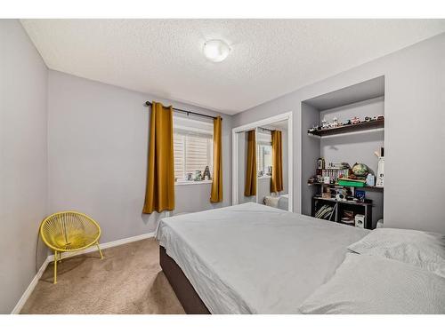 1031 Windhaven Close Sw, Airdrie, AB - Indoor Photo Showing Bedroom