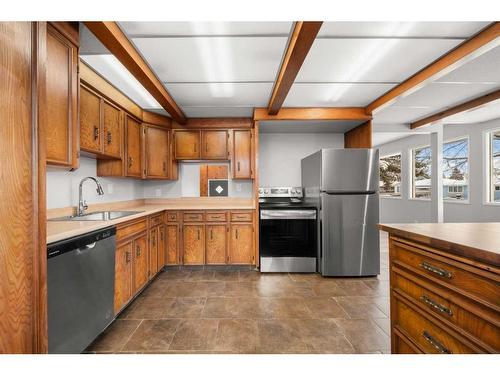 4526 Fordham Crescent Se, Calgary, AB - Indoor Photo Showing Kitchen