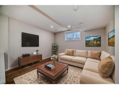 Basement-210 Yorkville Boulevard Sw, Calgary, AB 