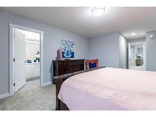 3082 Key Drive Sw, Airdrie, AB - Indoor Photo Showing Bedroom