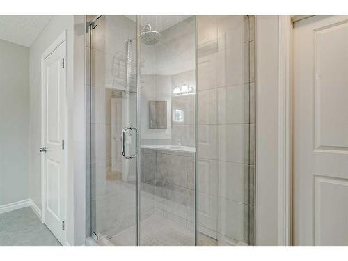 34 Mahogany Close Se, Calgary, AB - Indoor Photo Showing Bathroom