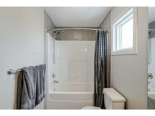 34 Mahogany Close Se, Calgary, AB - Indoor Photo Showing Bathroom