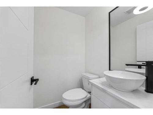 172 Falton Way Ne, Calgary, AB - Indoor Photo Showing Bathroom