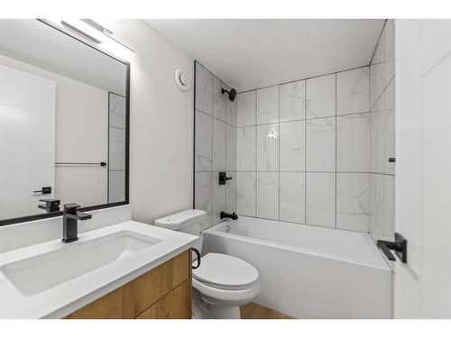 172 Falton Way Ne, Calgary, AB - Indoor Photo Showing Bathroom