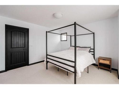 224 Cranberry Park Se, Calgary, AB - Indoor Photo Showing Bedroom