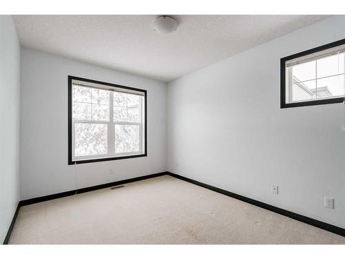 224 Cranberry Park Se, Calgary, AB - Indoor Photo Showing Other Room