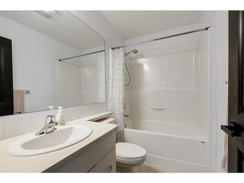 224 Cranberry Park Se, Calgary, AB - Indoor Photo Showing Bathroom