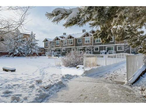 224 Cranberry Park Se, Calgary, AB - Outdoor