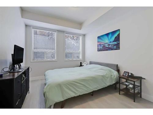 312-4303 1 Street Ne, Calgary, AB - Indoor Photo Showing Bedroom