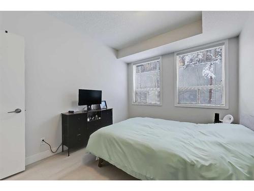 312-4303 1 Street Ne, Calgary, AB - Indoor Photo Showing Bedroom