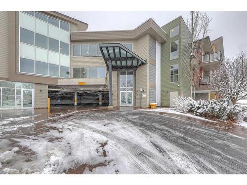 312-4303 1 Street Ne, Calgary, AB - Outdoor With Facade