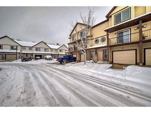 257 Copperpond Landing Se, Calgary, AB - Outdoor With Facade