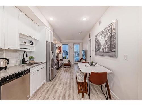 314-4138 University Avenue Nw, Calgary, AB - Indoor Photo Showing Kitchen