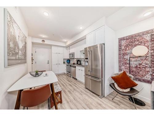 314-4138 University Avenue Nw, Calgary, AB - Indoor Photo Showing Kitchen