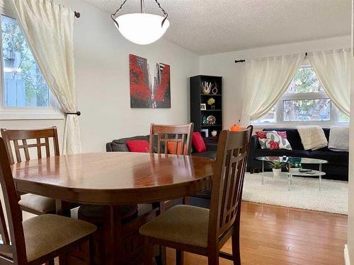 719 Seymour Avenue Sw, Calgary, AB - Indoor Photo Showing Kitchen