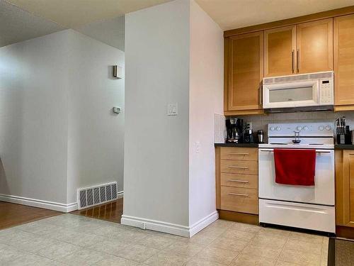 719 Seymour Avenue Sw, Calgary, AB - Indoor Photo Showing Laundry Room