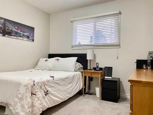 719 Seymour Avenue Sw, Calgary, AB - Indoor Photo Showing Bedroom