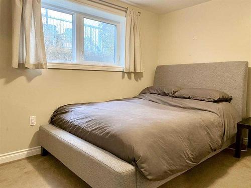 719 Seymour Avenue Sw, Calgary, AB - Indoor Photo Showing Bedroom