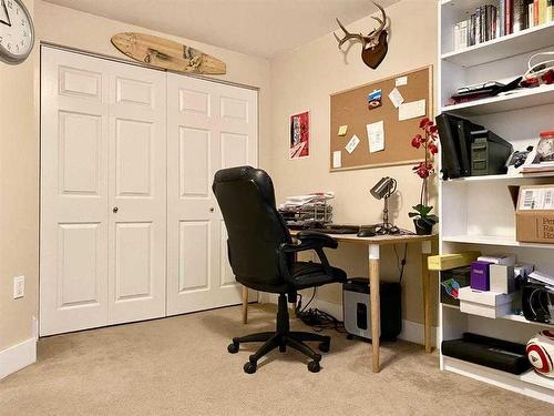 719 Seymour Avenue Sw, Calgary, AB - Indoor Photo Showing Laundry Room