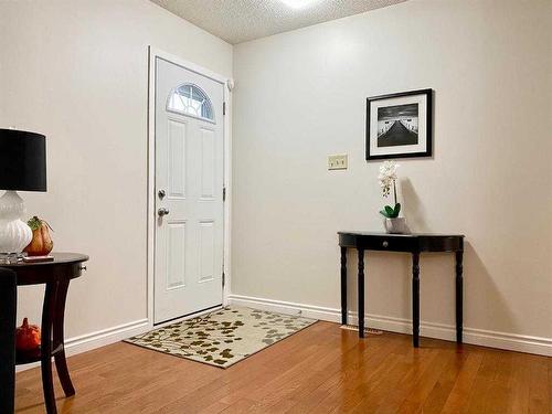 719 Seymour Avenue Sw, Calgary, AB - Indoor Photo Showing Other Room