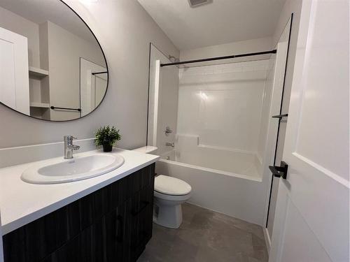 113 Gray Close, Sylvan Lake, AB - Indoor Photo Showing Bathroom