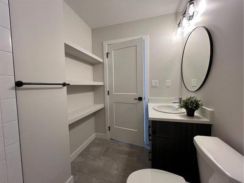 113 Gray Close, Sylvan Lake, AB - Indoor Photo Showing Bathroom