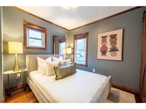 1001 19 Avenue Se, Calgary, AB - Indoor Photo Showing Bedroom